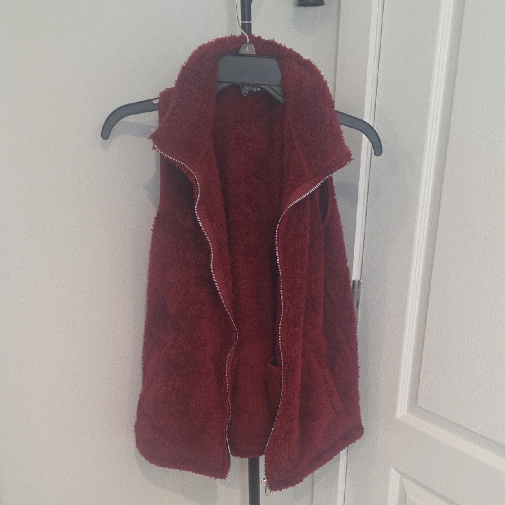 Lomon Women's Wine Color Fleece Vest Medium